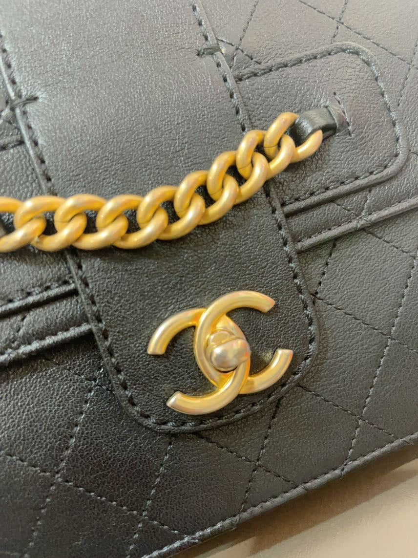 Chanel Preloved Flap Bag Black Leather Shoulder Bag