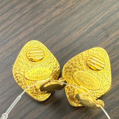 Vintage Chanel Coco Pearl Clip-on Earrings P LB
