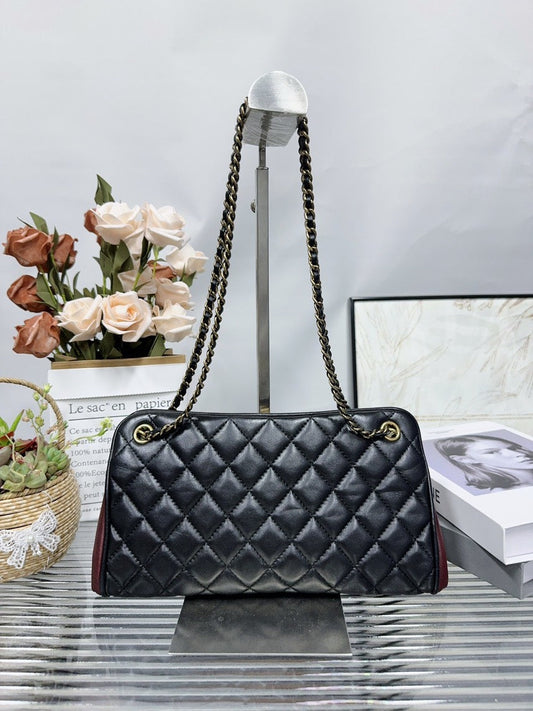 Preloved Chanel Quilted Shoulder Bag Black Leather