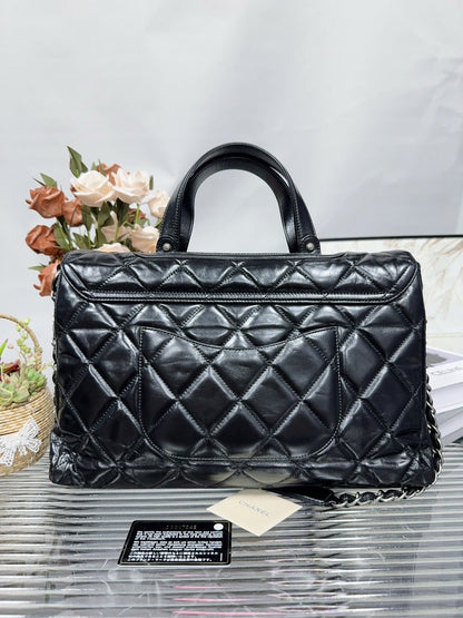 Preloved Chanel Quilted Black Leather Shoulder Bag HFY