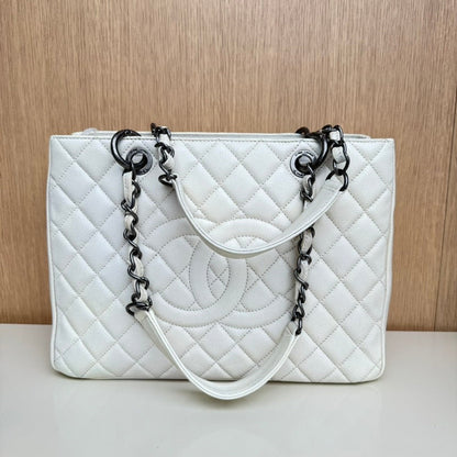 Chanel White Quilted Shoulder Bag