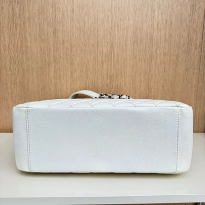Chanel White Quilted Shoulder Bag
