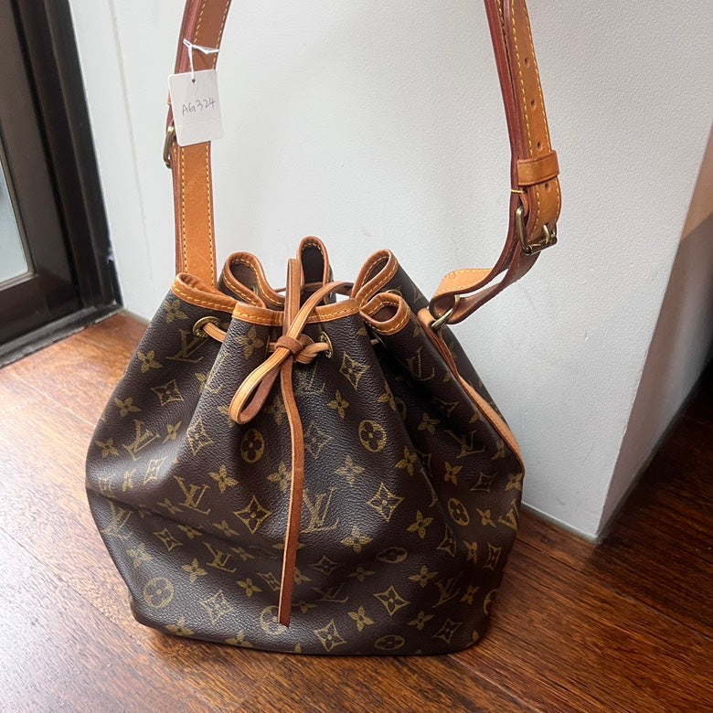 LV Monogram Noe Leather Shoulder Bag AG324