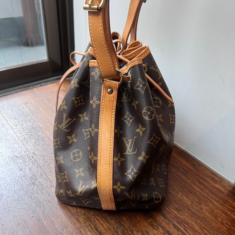 LV Monogram Noe Leather Shoulder Bag AG324