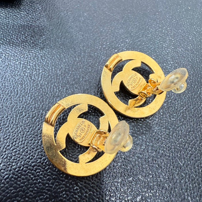 Vintage Chanel Coco Turn-lock Clip-on Earrings P GT