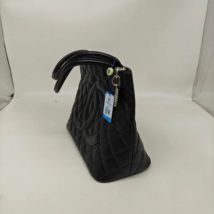 Chanel Hilton Black Caviar Hobo Underarm Tote in Black Leather