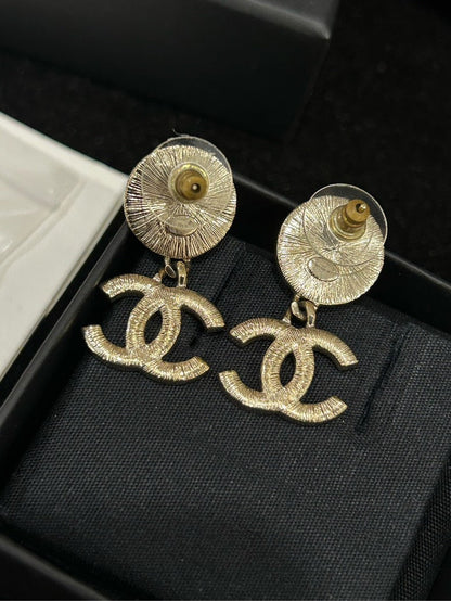 Chanel CC Diamond Pearl Earrings Gold Statement .cm×cm