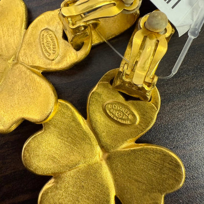 Vintage Chanel Clip-on Earrings P LV