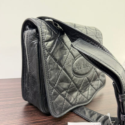 Preloved Chanel Calfskin Quilted Shoulder Bag Black LB114171