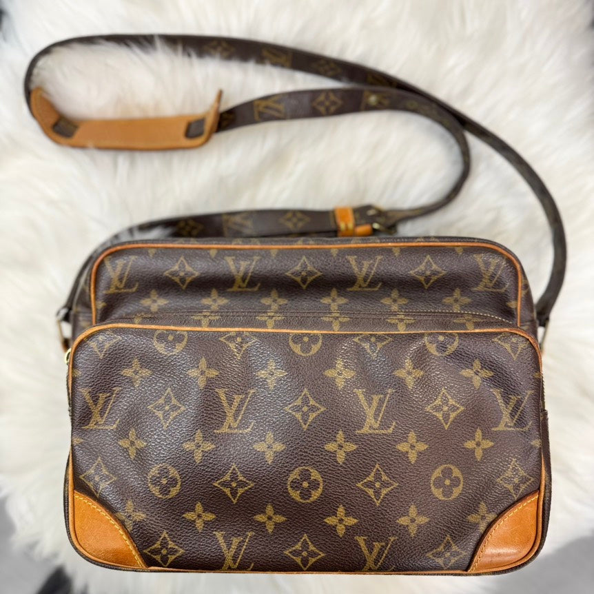Louis Vuitton Nile Messenger Bag - Monogram Canvas Brown
