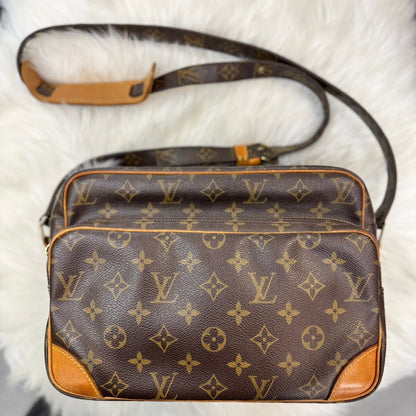 Louis Vuitton Nile Messenger Bag - Monogram Canvas Brown