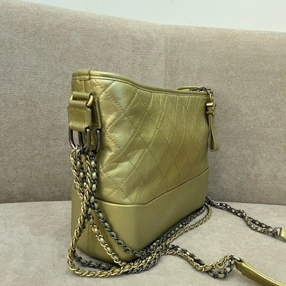 Chanel Hmm Shoulder Bag in Green Quilted Leather