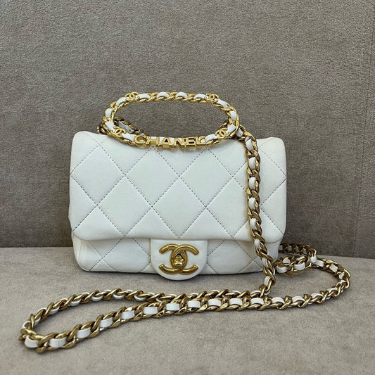 Preloved Chanel Flap Bag White Quilted Leather Microchip Shoulder Bag