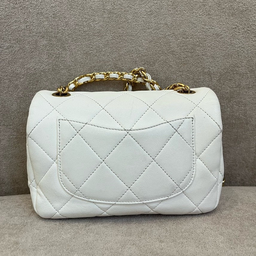 Preloved Chanel Flap Bag White Quilted Leather Microchip Shoulder Bag