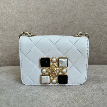 Chanel Vintage Quilted Crossbody Bag White Leather Medium