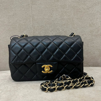 Preloved Chanel Classic Flap Black Leather Shoulder Bag