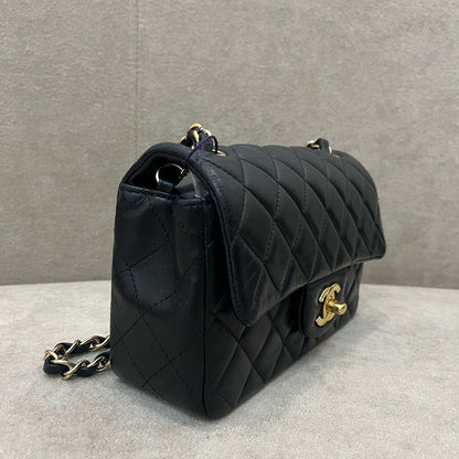 Preloved Chanel Classic Flap Black Leather Shoulder Bag