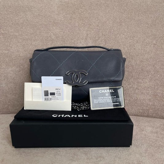 Chanel Preloved Quilted Shoulder Bag in Gray Leather