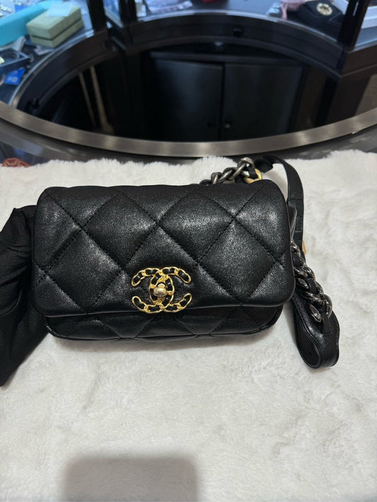 Chanel Preloved 19 Beltbag Black Leather Waist Bag