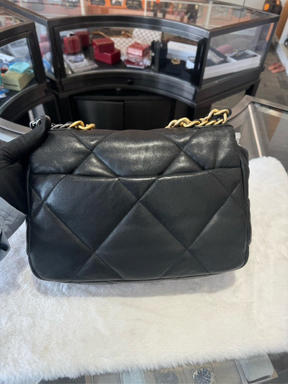 Chanel bag with microchips HBG