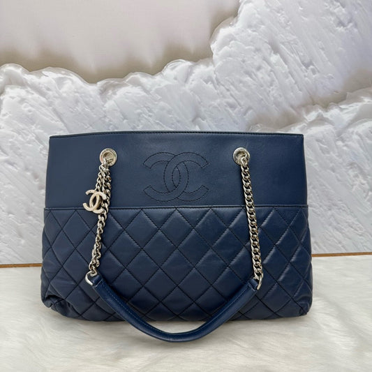 Preloved Chanel tote Bag