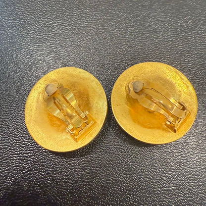 Vintage Chanel Lava Clip-on Earrings A FM