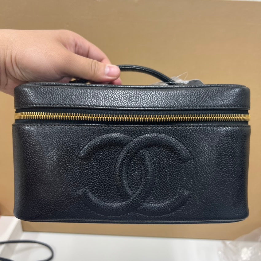 vintage Chanel vanity case M size E