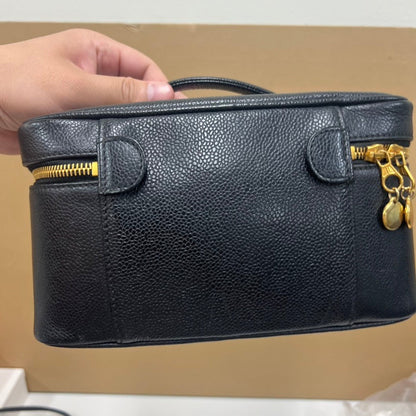 vintage Chanel vanity case M size E