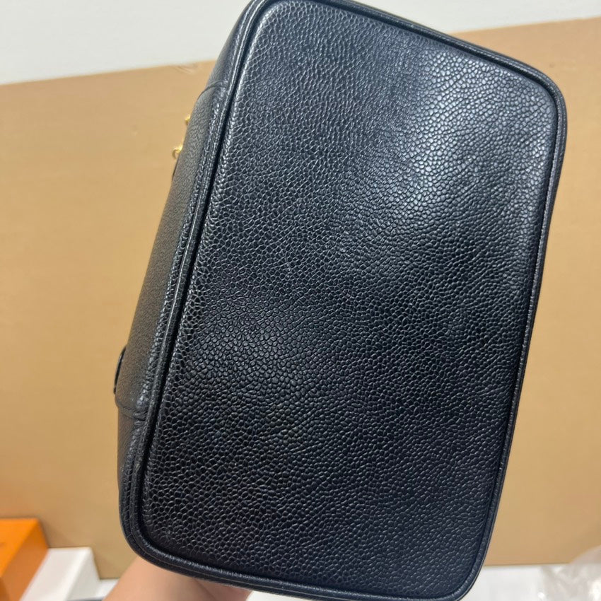 vintage Chanel vanity case M size E