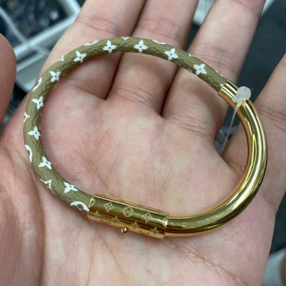 lv bracelet full set E8820