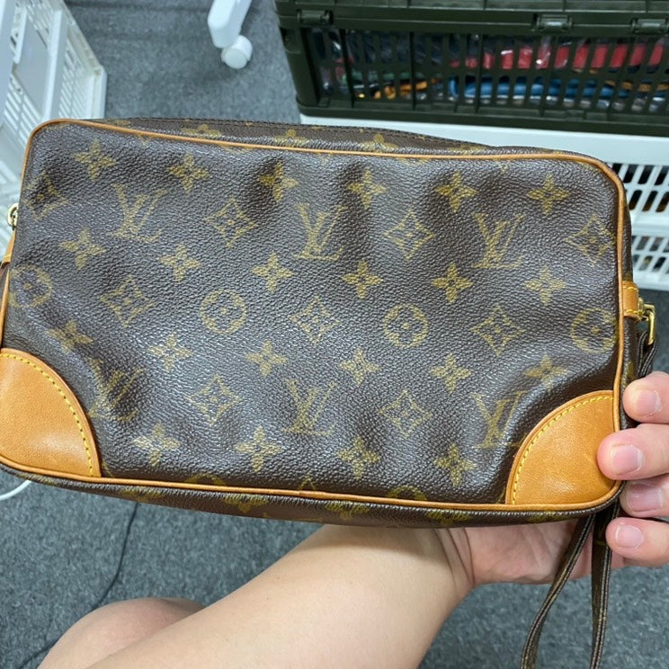 Prleoved Lv clutch bag E5536
