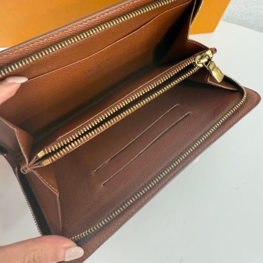 LV Monogram Zippy Wallet FM0494