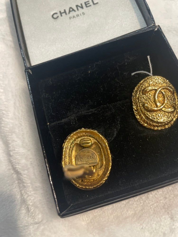Chanel Vintage Gold Clip On Earrings