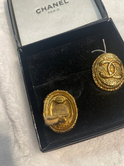 Chanel Vintage Gold Clip On Earrings