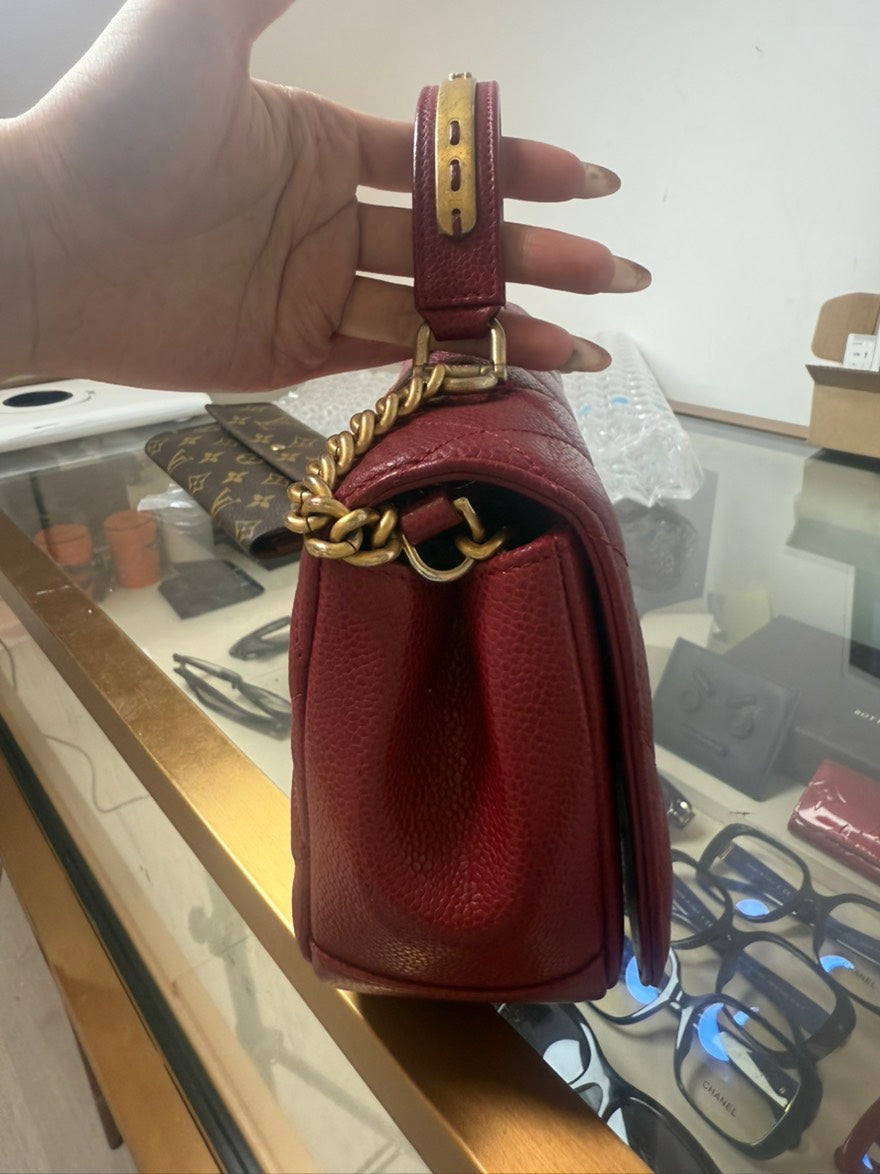 Chanel handle crossbody caviar red medium