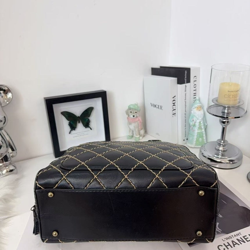 Chanel vintage wild stitch line