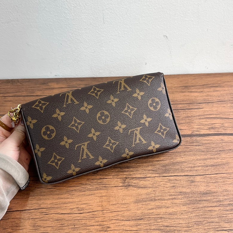 LV Monogram leather Shoulder Bag 1163
