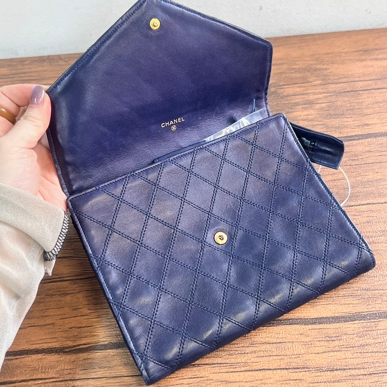 Preloved Chanel Leather Clutch