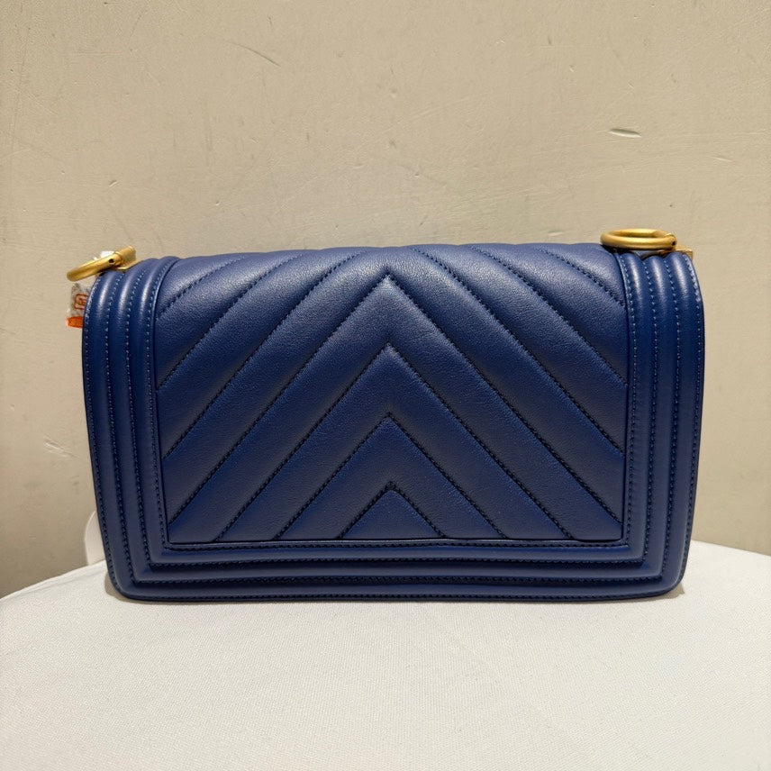 preloved Chanel Leboy chevron Medium with card