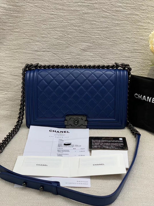 PrelovedChanel Leboy so black Blue 2018 25cm 5155