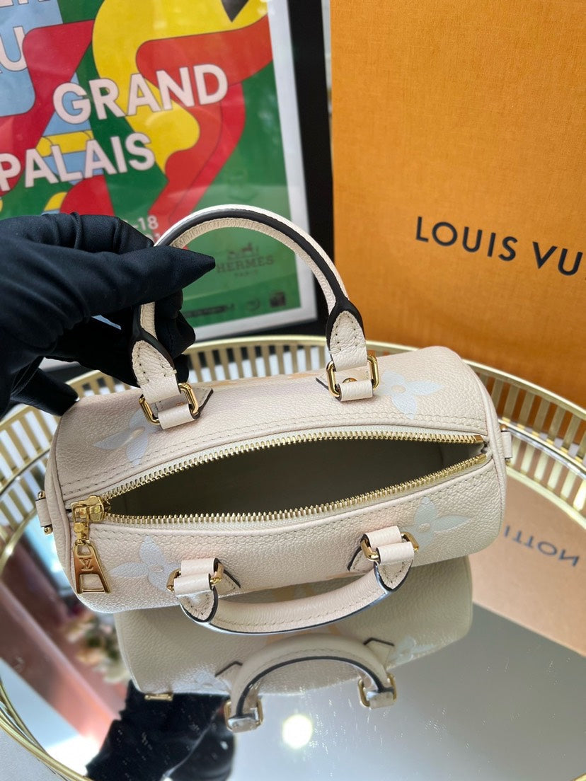 Un Louis Vuitton PAPILLON BB 20*10*10cm FullSet 9776