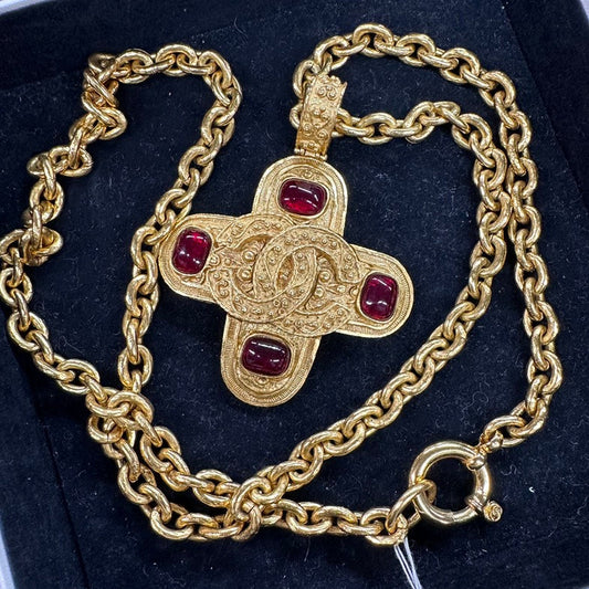 Chanel Gold Vintage  Necklace BVJ