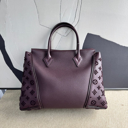 Louis Vuitton lock it tote bag 13770520