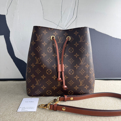 Louis Vuitton bucket bag 13853994