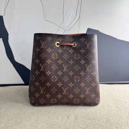 Louis Vuitton bucket bag 13853994