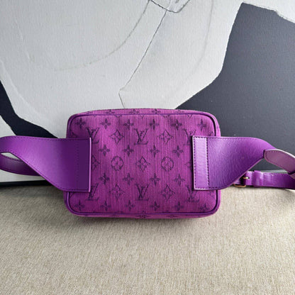 Louis Vuitton outdoor messenger bag 13943275