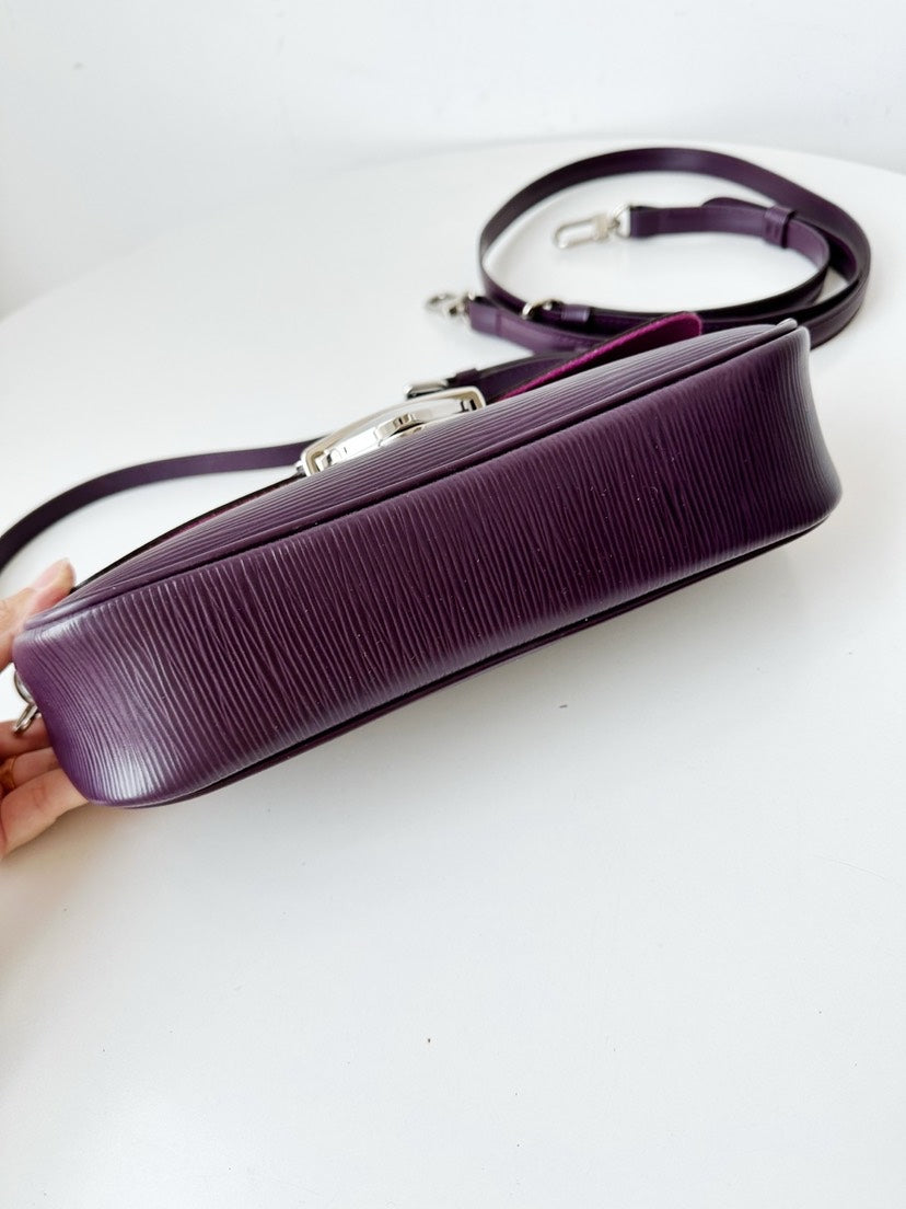 Louis Vuitton EpI Bag 25*12cm