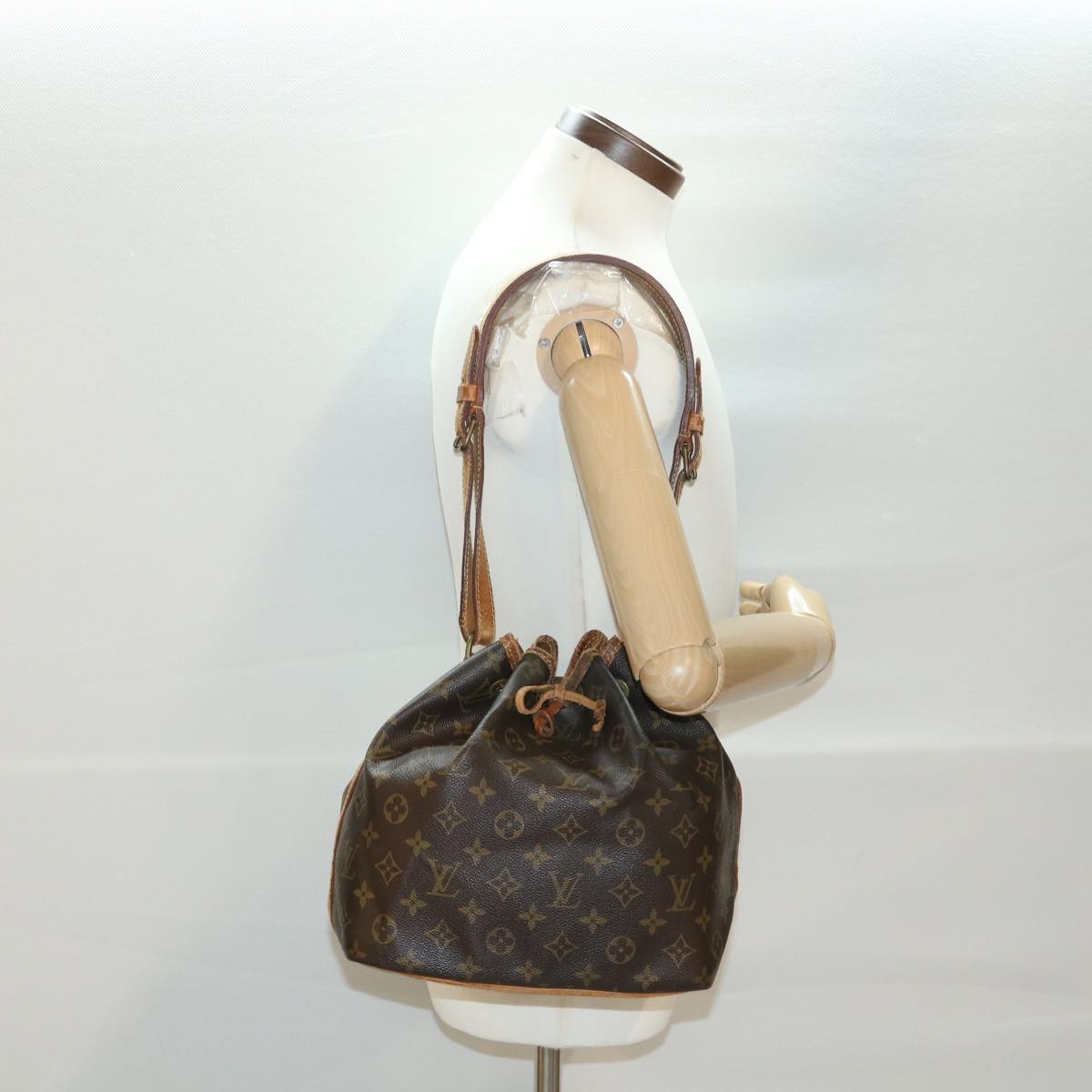 LOUIS VUITTON Monogram Petit Noe Shoulder Bag M42226 LV rd4578