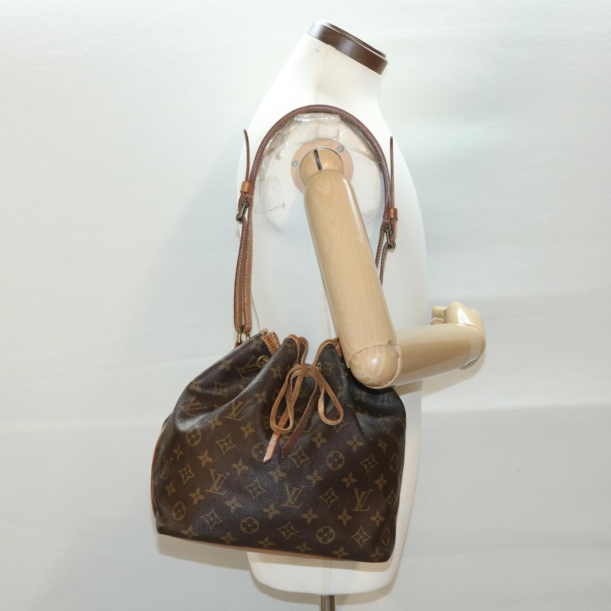 LOUIS VUITTON Monogram Petit Noe Shoulder Bag M42226 LV rd4601