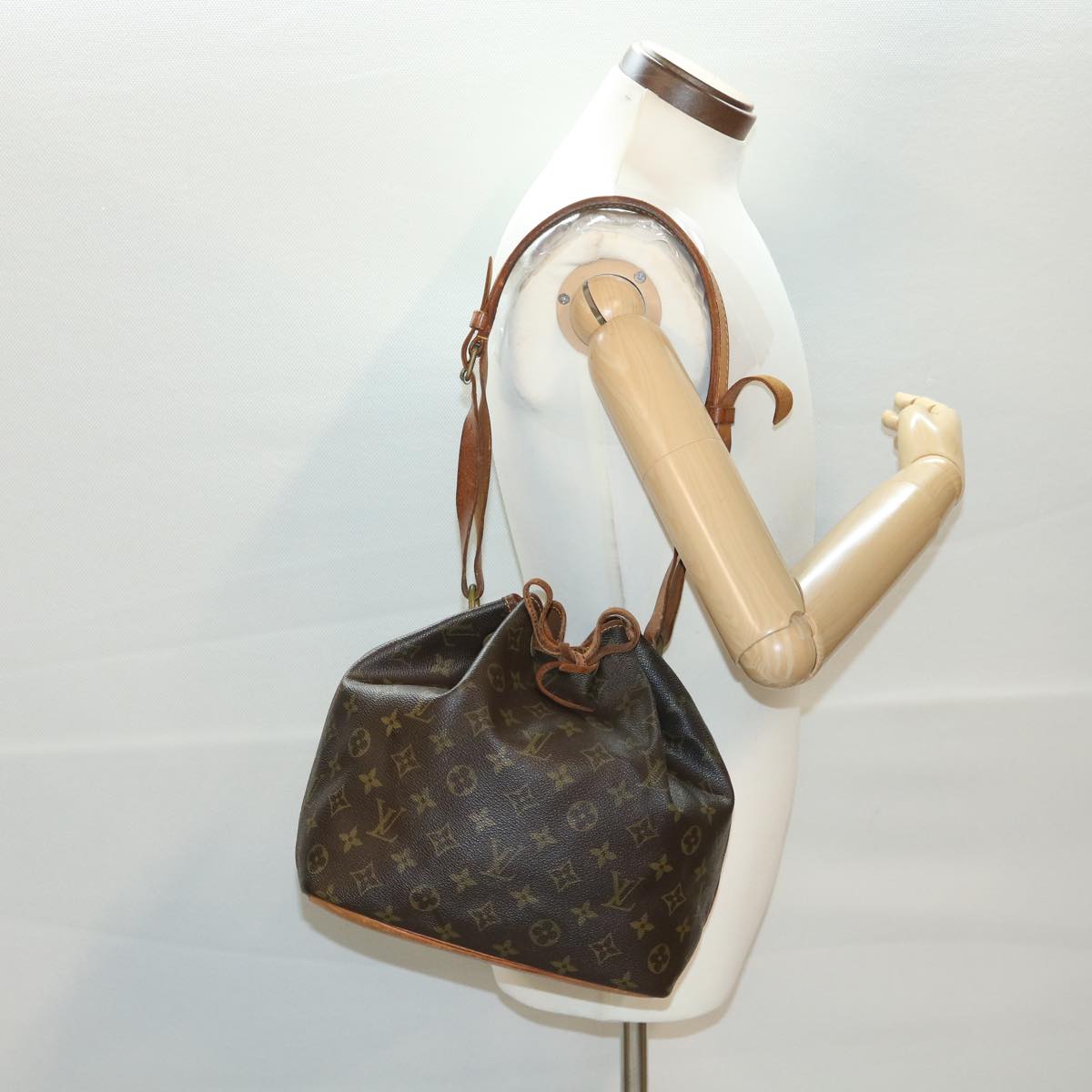 LOUIS VUITTON Monogram Petit Noe Shoulder Bag M42226 LV rd4656